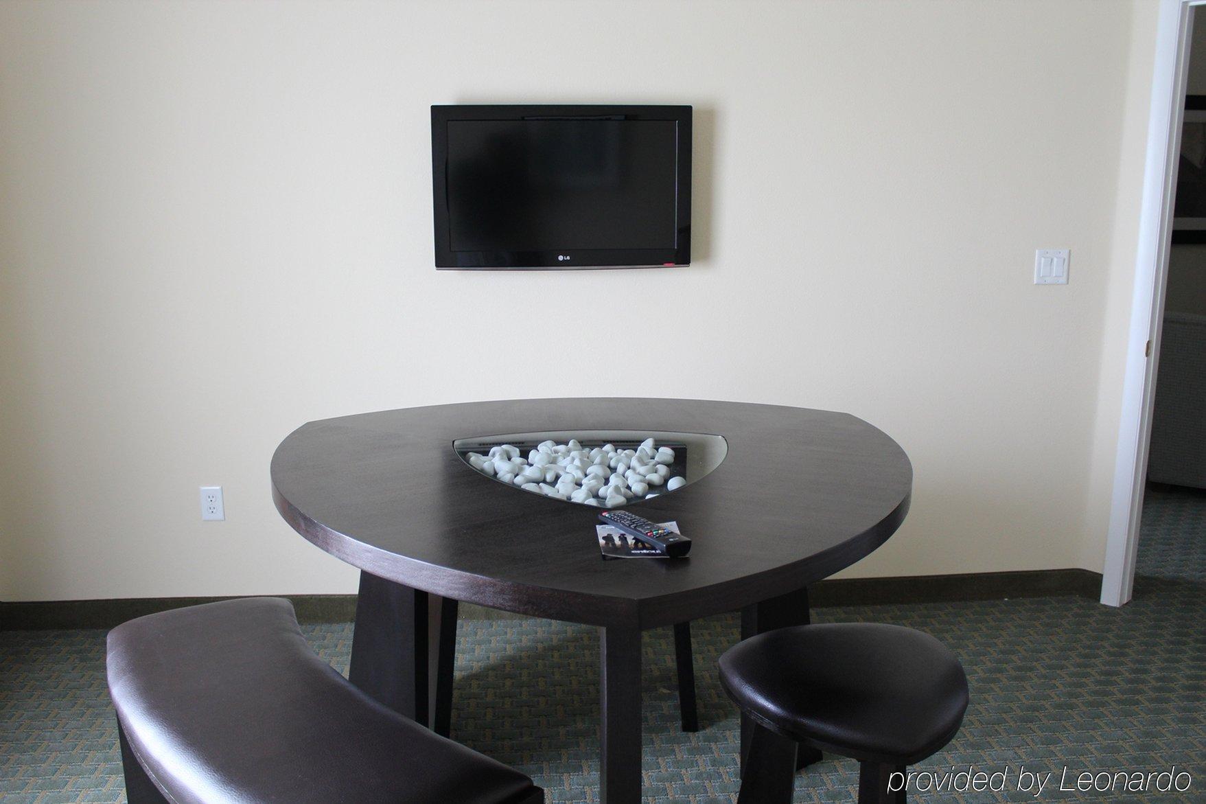 Holiday Inn Express & Suites Cocoa, An Ihg Hotel Room photo